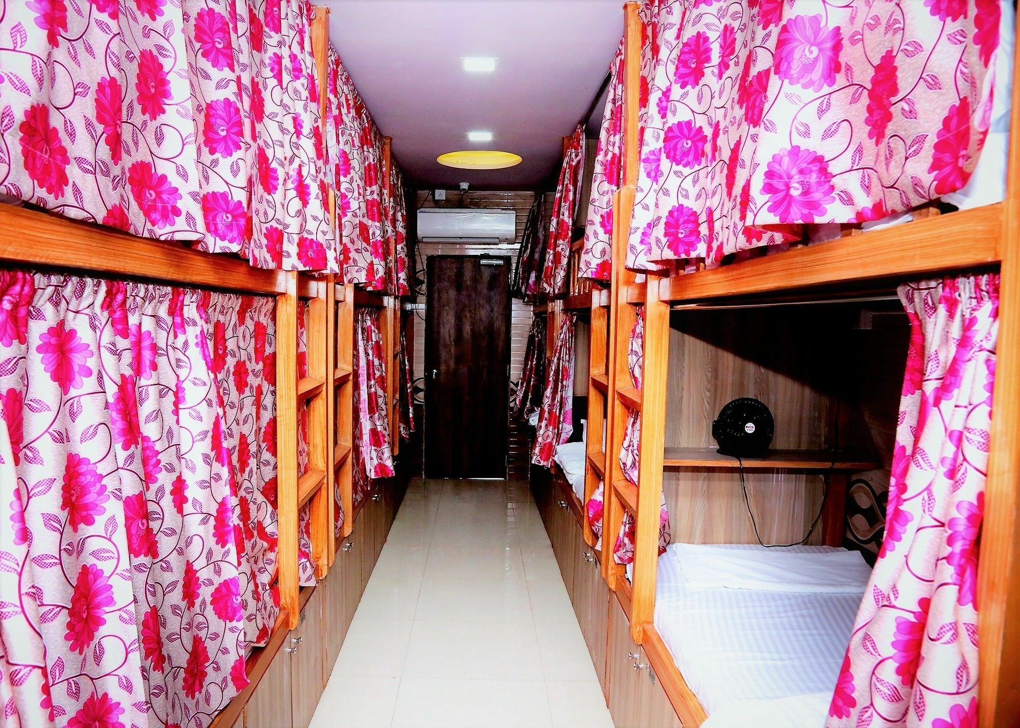Delta Dormitory Bombaj Exteriér fotografie